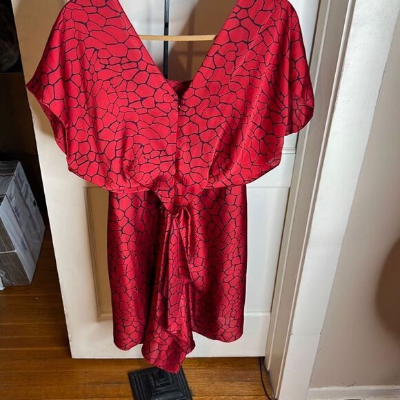 ❤️BCBGenerations Red/Black Ruffle Mini Valentines dress Size 8 - Picture 7 of 8